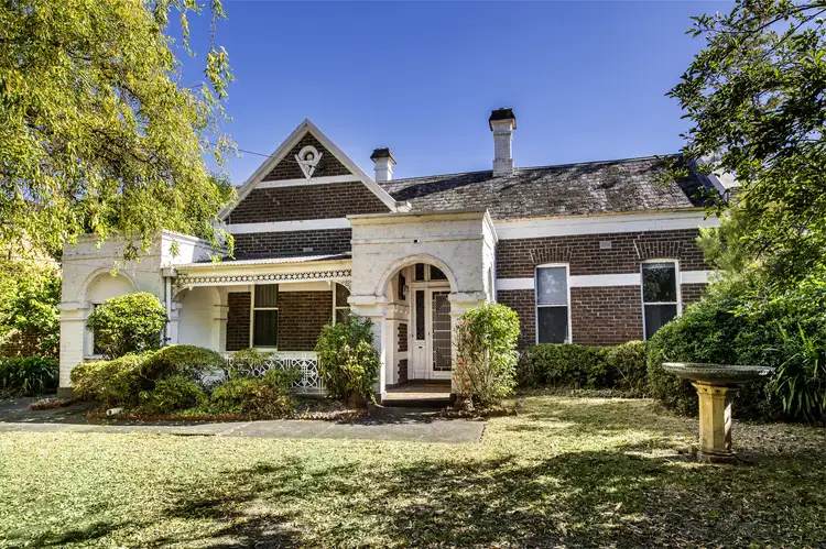 5 Wolseley Crescent