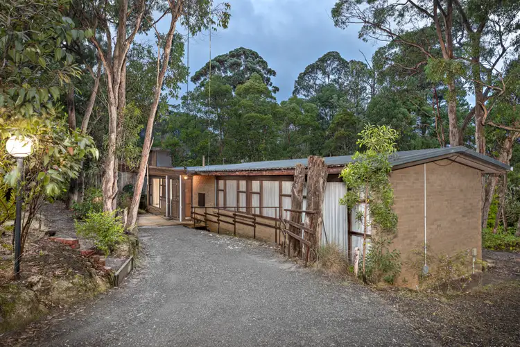 5 Moss Avenue, Mount Helen VIC 3350