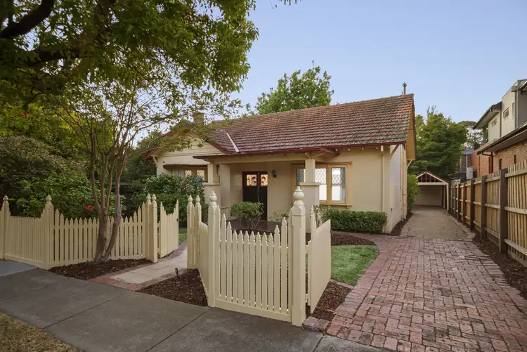 11 Lockhart Street