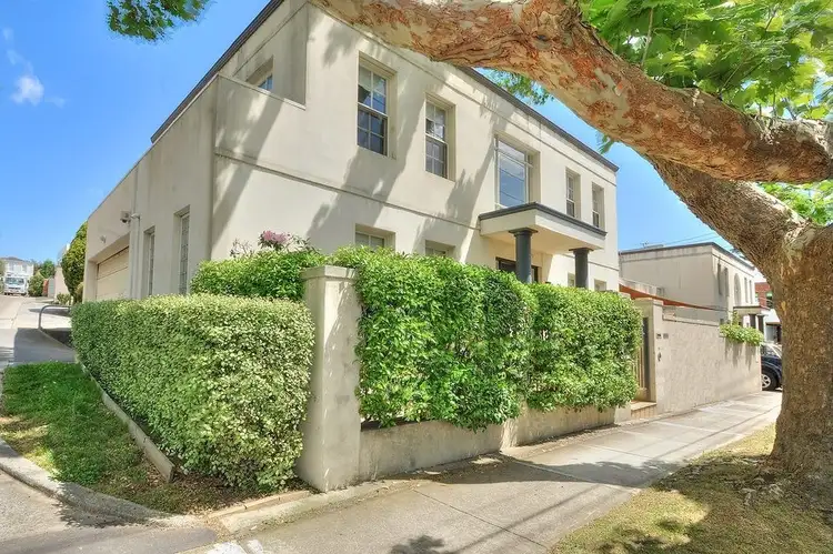 25 Glenview Avenue