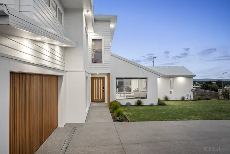 33 Canis Crescent