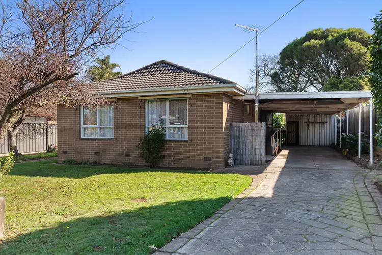 6 Angus Way