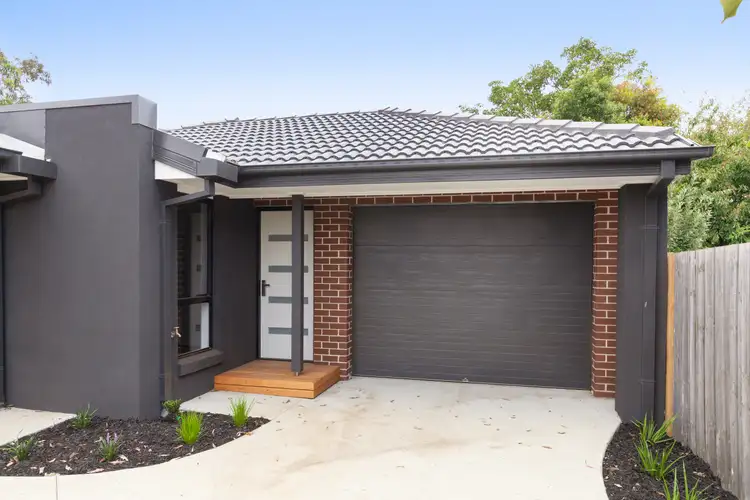 12 Raglan St