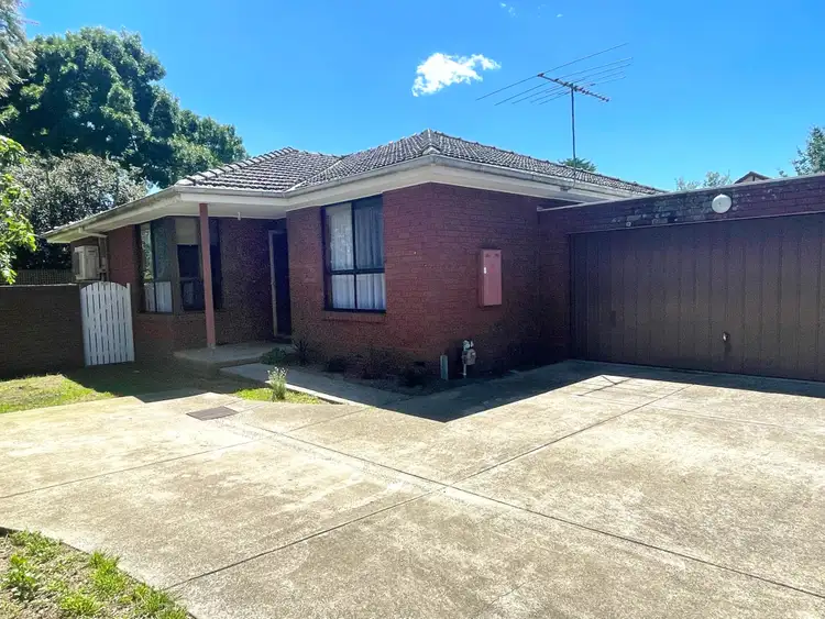 9 Leura Street