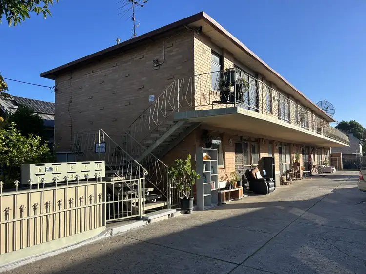 25 Johnson Street