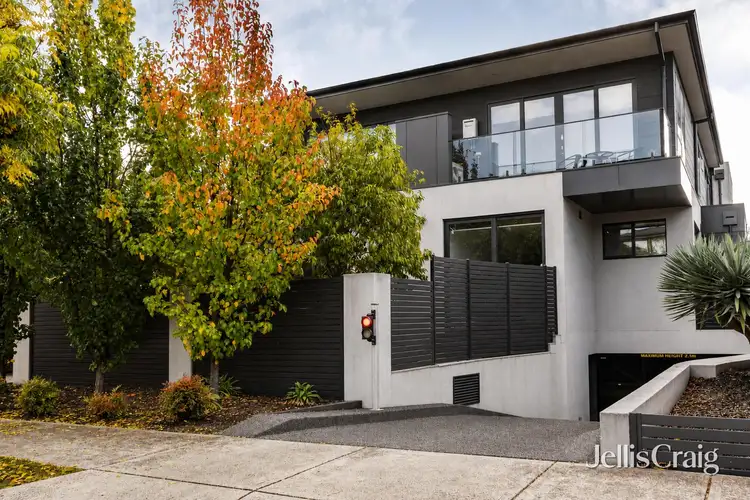 13 Quinns Road