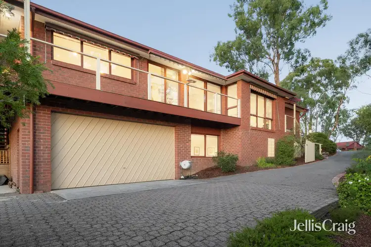24 Renshaw Drive