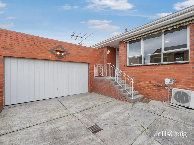 53 Yarra Street