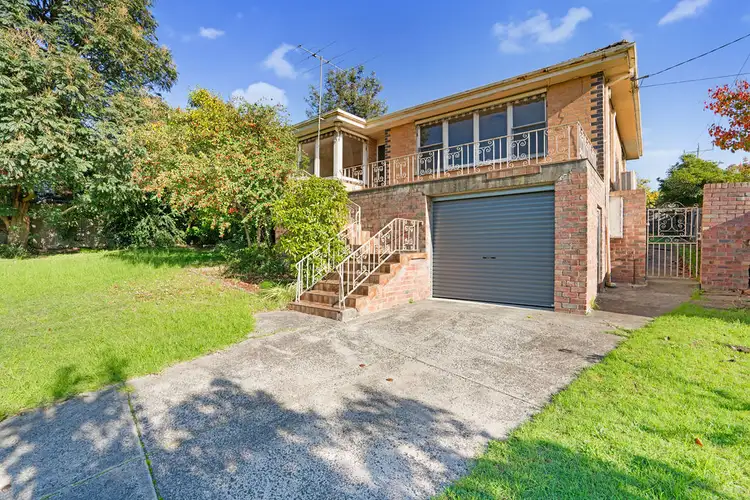 15 Rose Avenue