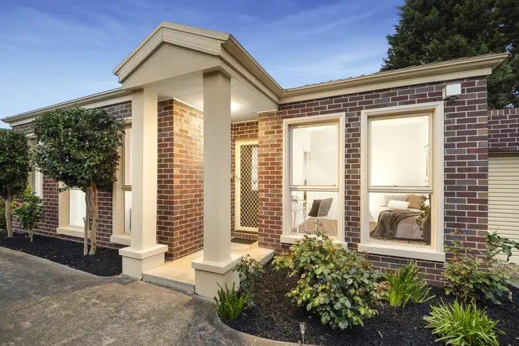 42 Russell Crescent