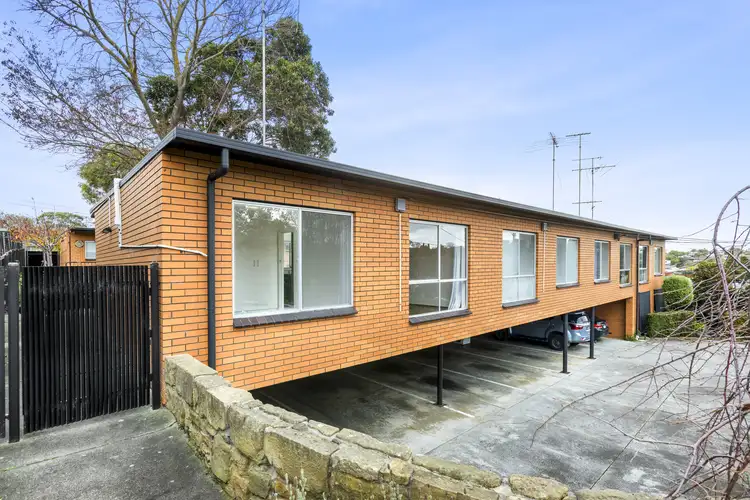 24 North Valley Road