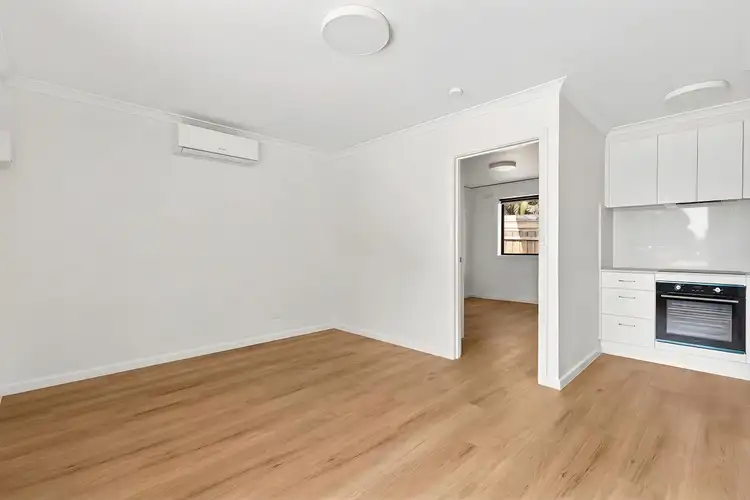 12 Dundas Street