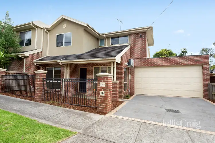 9 Monash Street