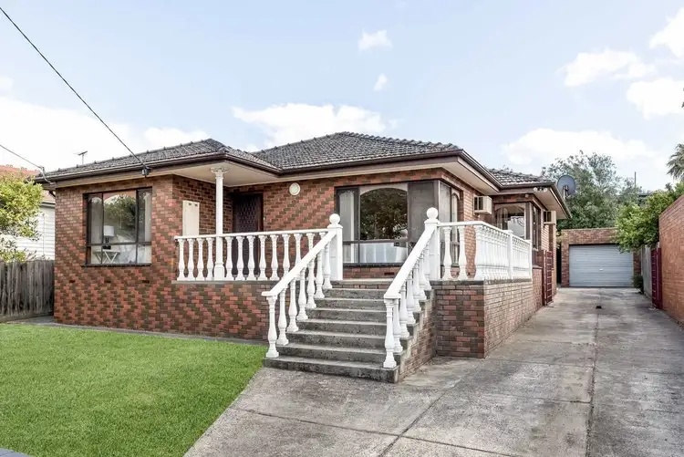 2 Knapp Street