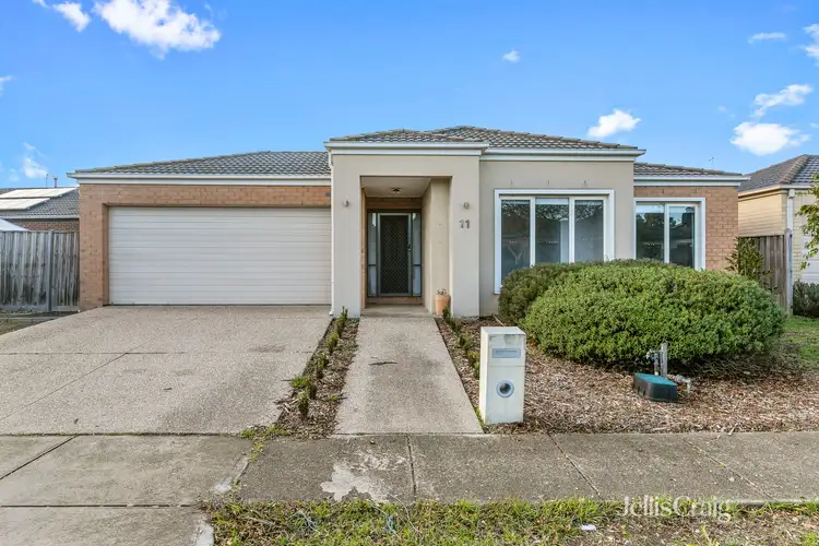 11 Hanworth Avenue