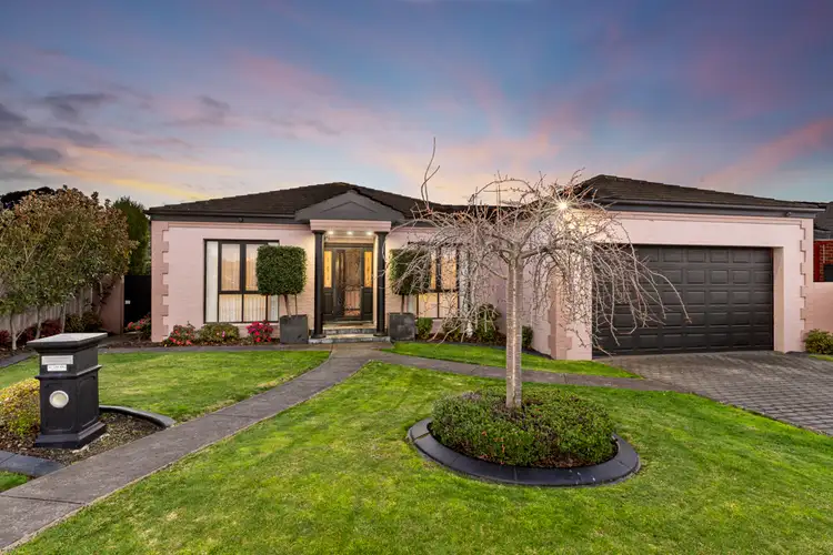 11 Kenmare Crescent