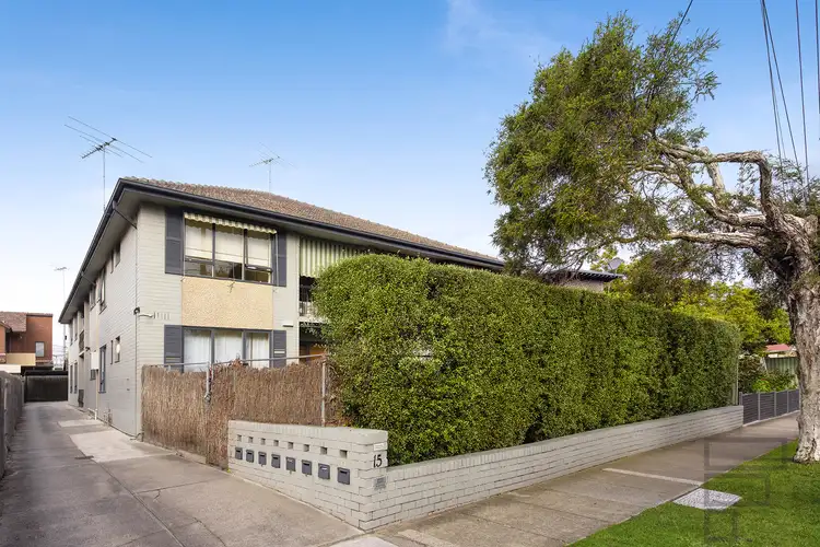 15 Masters Street