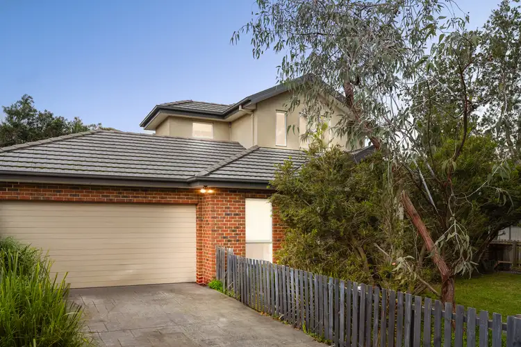 4 Rae Street