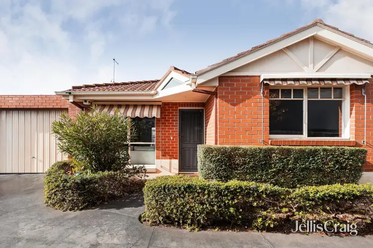 8 Rosella Street