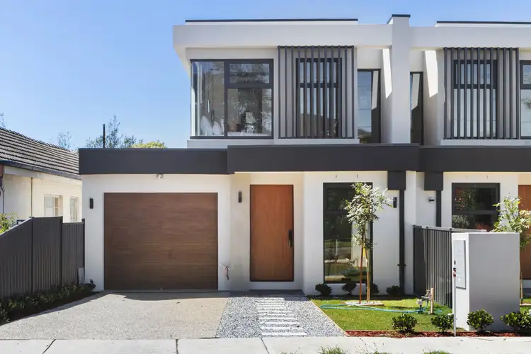 37B Deakin Street