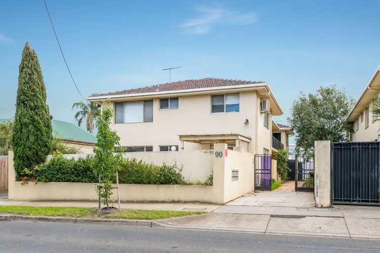 90 Normanby Avenue