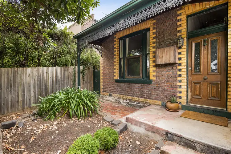 5 Ashleigh Road