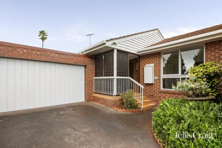 5 St Huberts Road