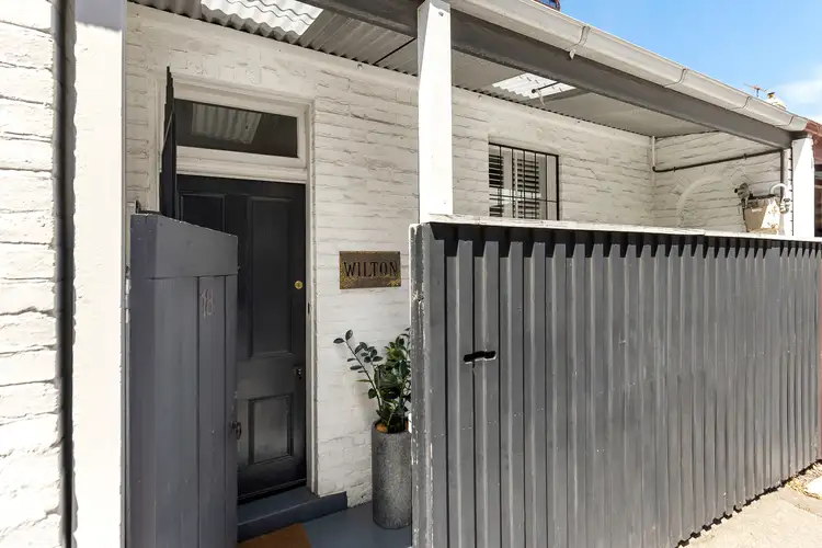 18 Chapel Street