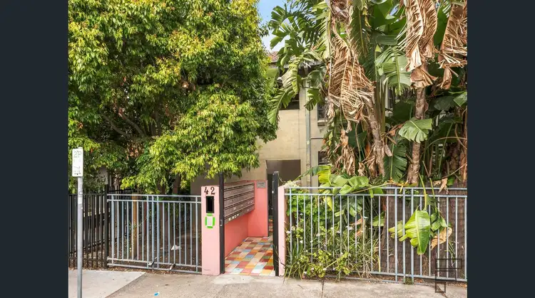 42 Waterloo Crescent