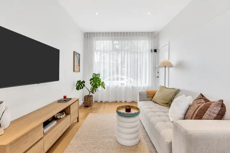 18 Flinders Street