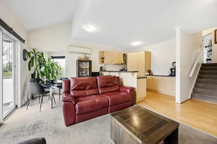 13-15 Hewish Road