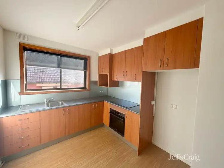 7 Bayview Street