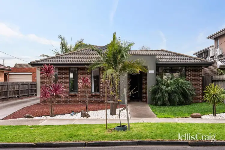 26 Jeffrey Avenue