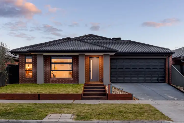 16 Cassinia Court