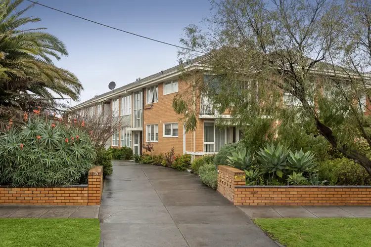 15 Royal Avenue