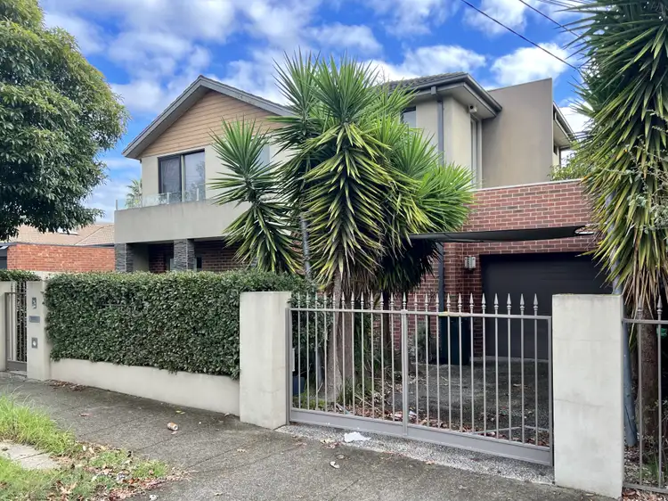 23 Ash Grove