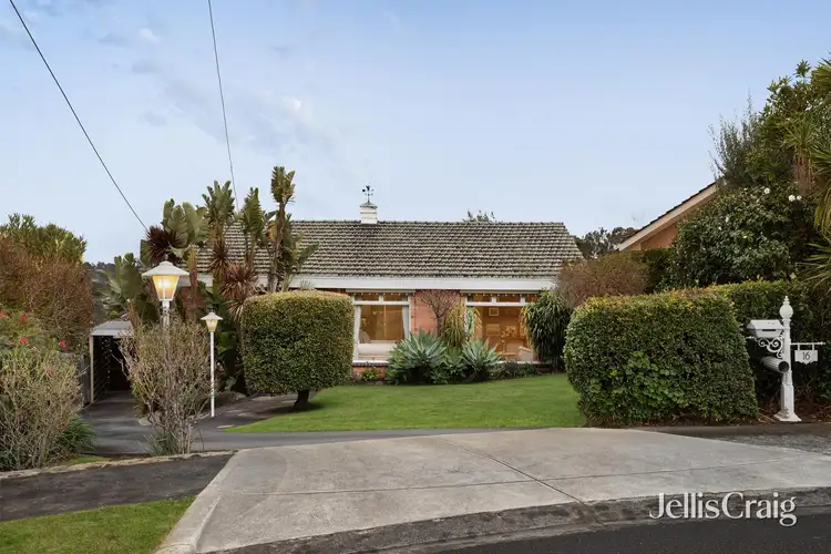 16 Rhonda Street