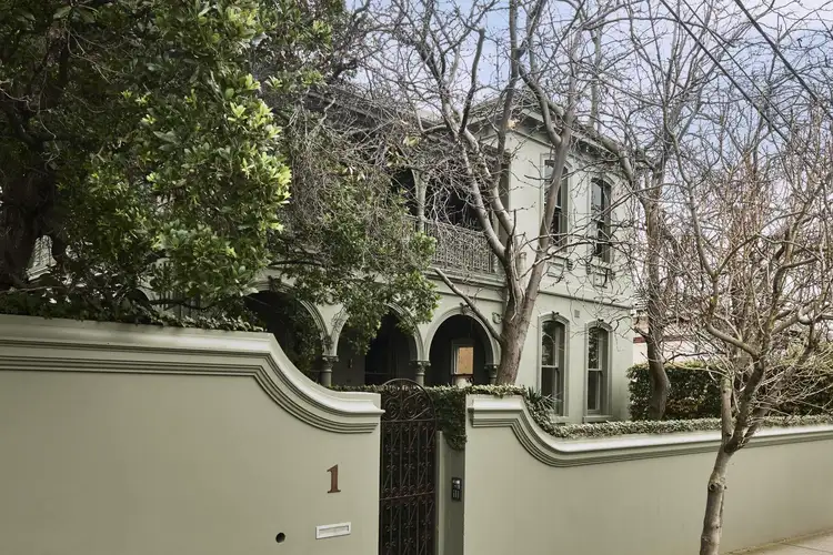 1 Hawksburn Road