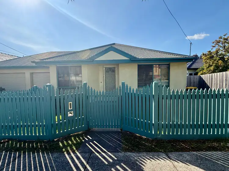 1A Lindsay Avenue