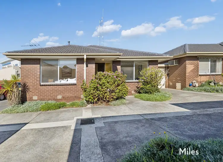 7/1 Frier Avenue