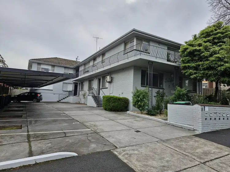 8 Passfield Street