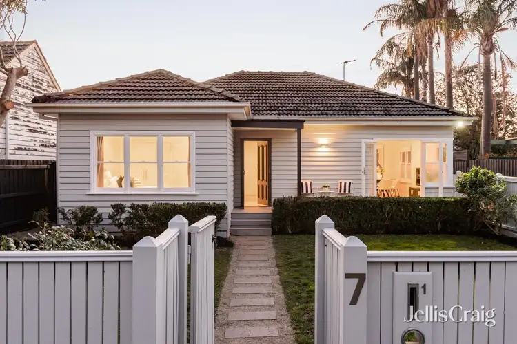 7 Joan Street