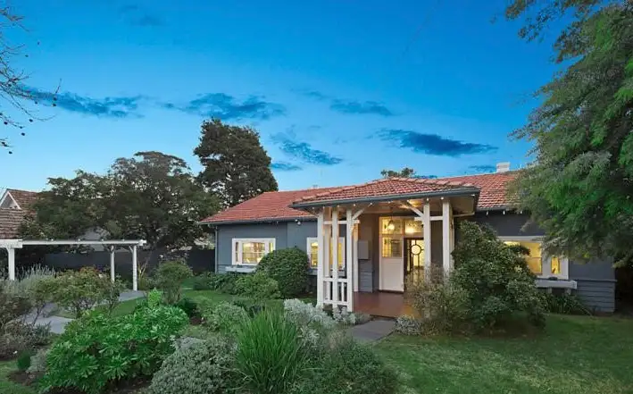 16 Waterdale Road