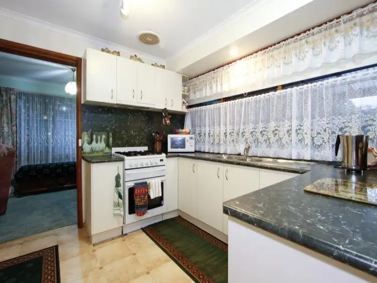 Second view of Homely house listing, 5 Kelsey Court, Sale VIC 3850