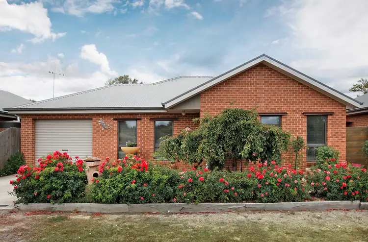 Unit 2/2 Jeffrey Street, Kyneton VIC 3444