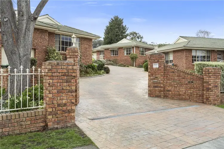 2/10 Lowelly Road, Lindisfarne TAS 7015