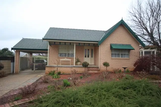 2 Lord Baden Powell Drive, Kooringal NSW 2650