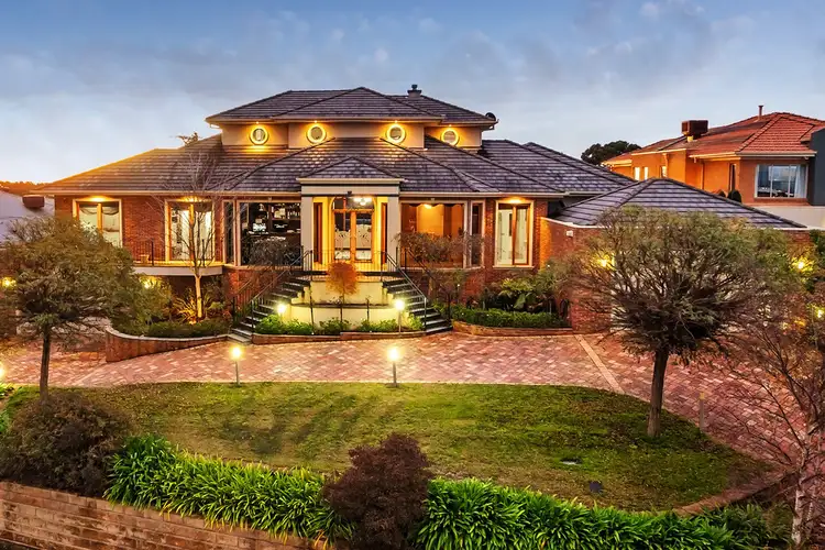 8 Royal Crescent, Beaconsfield VIC 3807