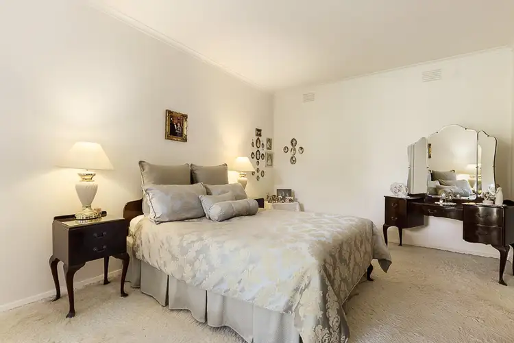 Sixth view of Homely house listing, 8 Stone Court, Viewbank VIC 3084