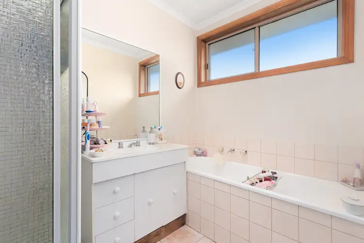 Sixth view of Homely house listing, 4 Lauren Square, Pakenham VIC 3810